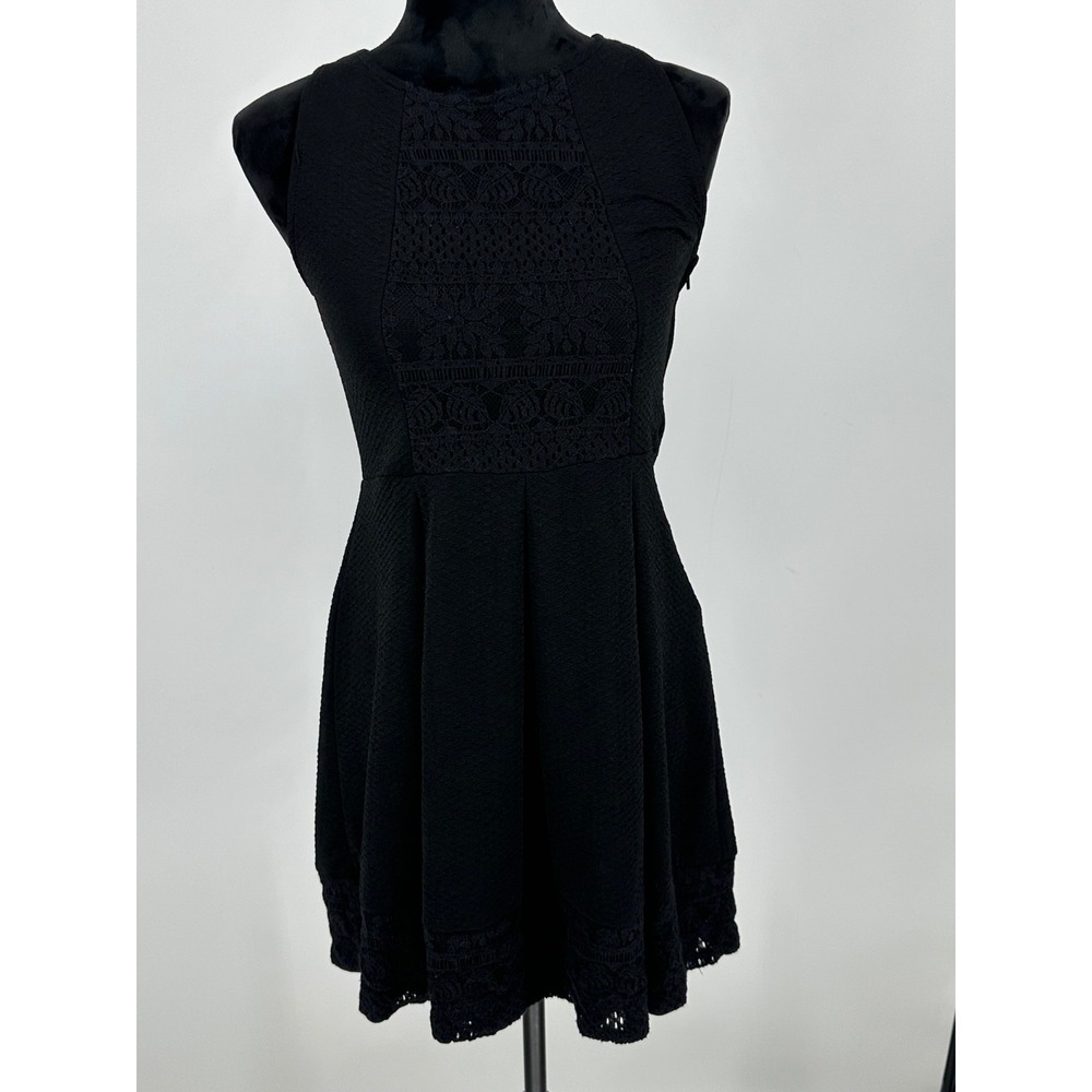 Xhilaration A-Line Lacy Cocktail Dress Women's Sz M Black peekaboo Back S0